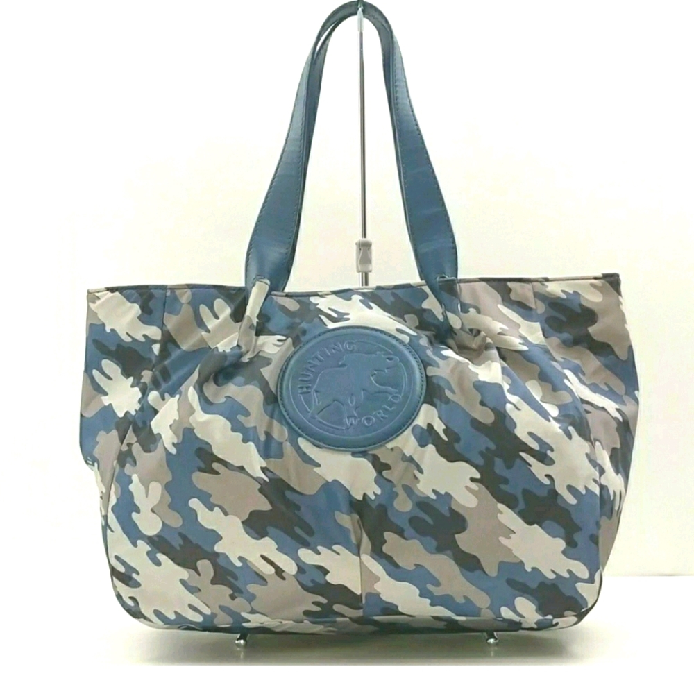 Hunting World Tote